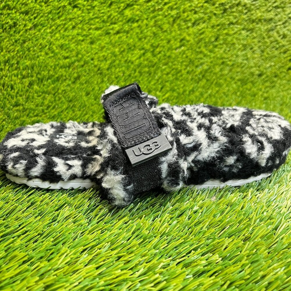UGG Fluff It Pop Mens Size 7 Black‎ White Beach Casual Walking Slide Slippers